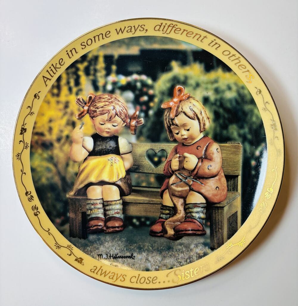 M.J. Hummel “Always Close” Danbury Mint Sister Plate – Limited Edition - vn